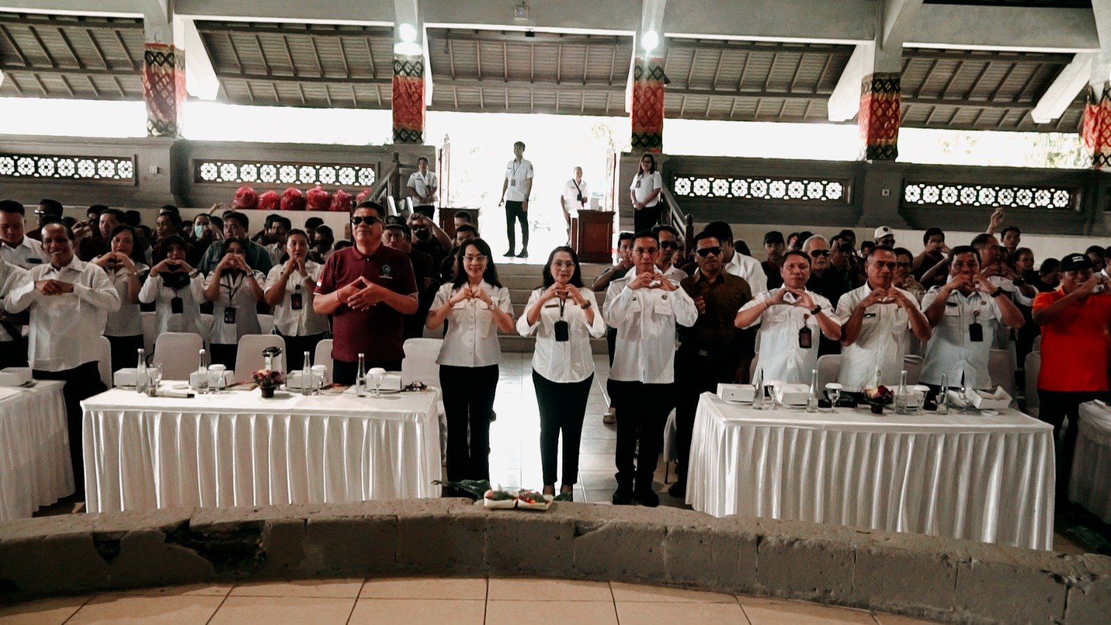 Ketua K3S Kabupaten Badung, Nyonya Rasniathi Adi Arnawa membuka Muscab Pertuni Kabupaten di Wantilan DPRD Kabupaten Badung, Rabu (15/7).