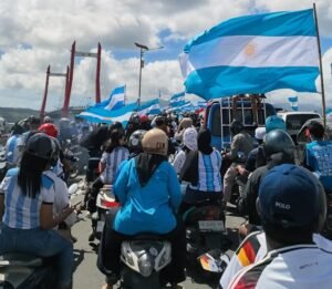 Pawai Kemenangan Timnas Argentina memadati Jembatan Merah Putih (JMP), Kota Ambon.
