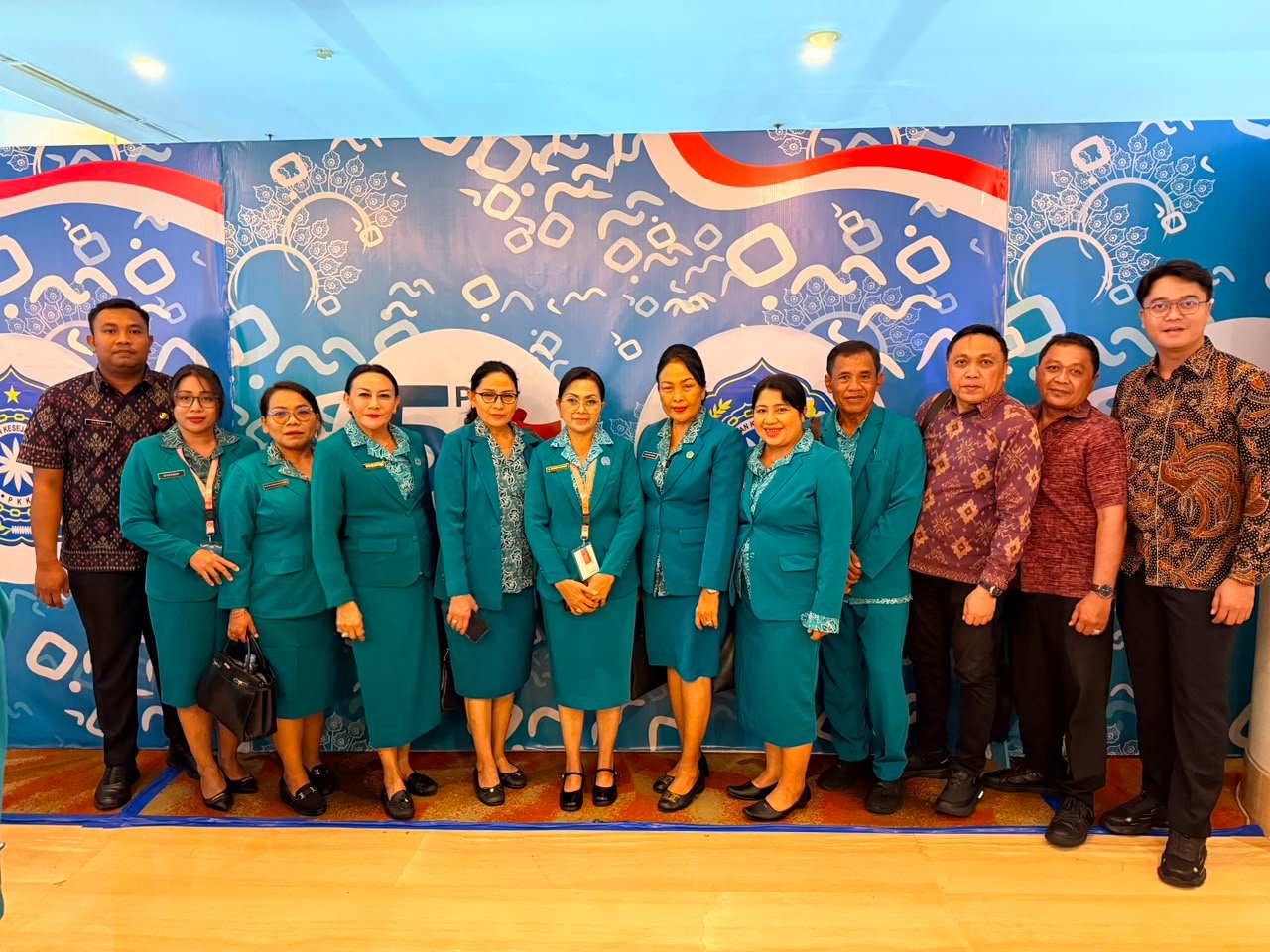 Tim Penggerak (TP) PKK Kabupaten Badung menghadiri Puncak Peringatan Hari Kesatuan Gerak (HKG) PKK ke-54 Tahun 2026 yang digelar di Kota Makassar, Sulawesi Selatan, Sabtu (11/7/2026).