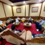 Bupati Wayan Adi Arnawa menerima kunjungan kerja dan study tiru rombongan Pemkab Bandung, Provinsi Jawa Barat di Ruang Tamu Bupati, Pusat Pemerintahan (Puspem) Badung, Selasa (14/7).