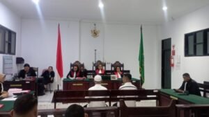Terdakwa Adi Prayanto di ruang sidang Pengadilan Negeri (PN) Ambon.