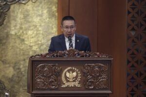 Wakil Ketua Badan Anggaran DPR RI, Wihadi Wiyanto saat membacakan Laporan Banggar mengenai hasil Pembicaraan Pendahuluan Rancangan Anggaran Pendapatan dan Belanja Negara (RAPBN) Tahun Anggaran 2027 dan Rencana Kerja Pemerintah (RKP) Tahun 2027 dalam agenda Rapat Paripurna DPR RI ke 23 Masa Persidangan V Tahun Sidang 2025-2026 di Gedung Nusantara II, Senayan, Jakarta, Kamis (2/7/2026).