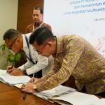 Bupati Klungkung I Made Satria meneken pinjaman daerah senilai Rp50,6 miliar dengan PT Sarana Multi Infrastruktur (PT SMI), Senin (6/7/2026).