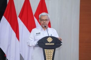 Sekretaris Jenderal Kemnaker, Cris Kuntadi saat membuka Webinar bertema "AI untuk Analisis Kebutuhan Tenaga Kerja & Perencanaan Pelatihan", Jumat (17/7/2026).