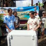Nelayan Klungkung Terima Bantuan Freezer