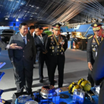 Presiden Prabowo Subianto meninjau Pameran Bhayangkara yang digelar dalam rangka Peringatan ke-80 Hari Bhayangkara Tahun 2026 di Lapangan Satuan Latihan Korbrimob, Cikeas, Kabupaten Bogor, pada Rabu, 1 Juli 2026.