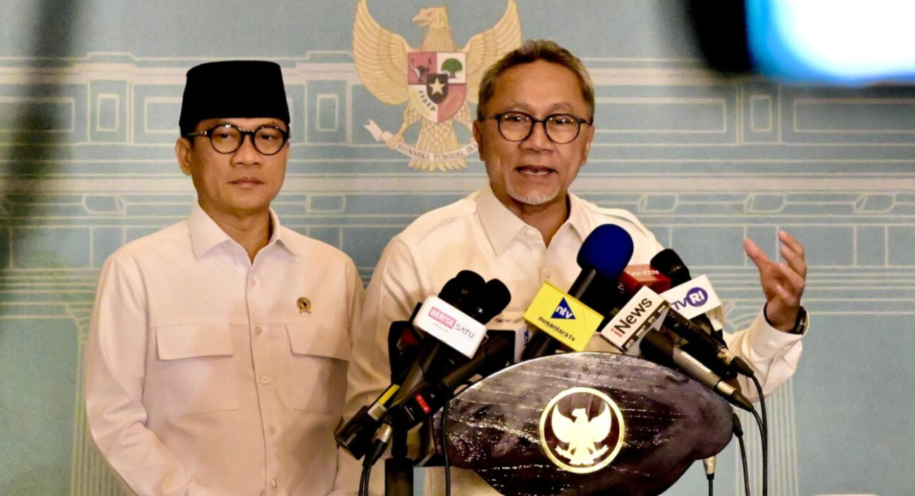 Menteri Koordinator (Menko) Bidang Pangan Zulkifli Hasan saat memberikan keterangan pers kepada awak media usai melaksanakan rapat terbatas bersama Presiden Prabowo, pada Rabu, 15 Juli 2026, di Kompleks Istana Kepresidenan Jakarta.